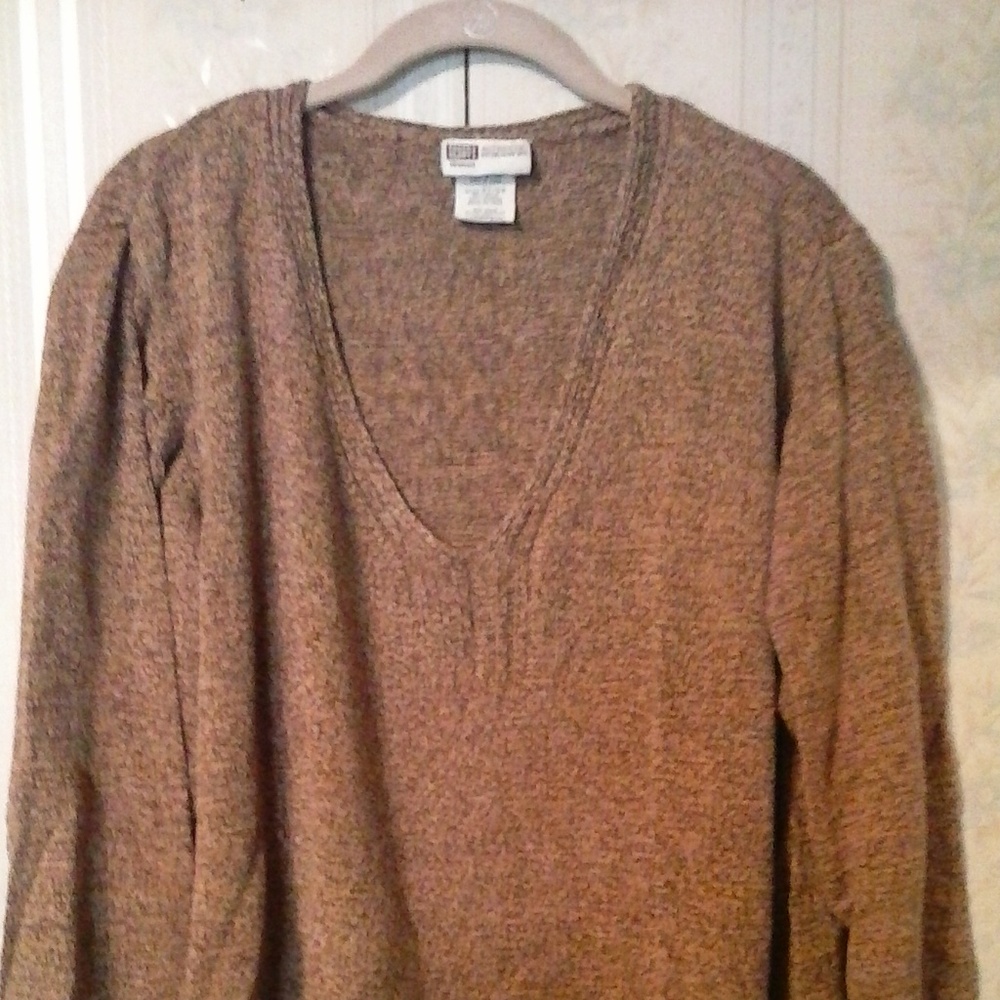 FADED GLORY WOMEN'S LIGHT BROWN THIN SWEATER